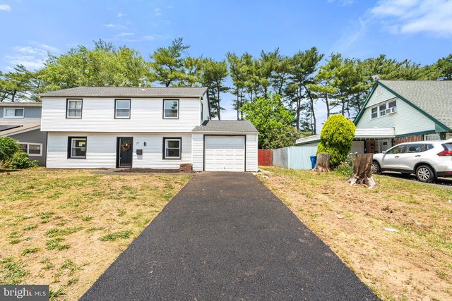 27 SHAWMONT LN, Willingboro, NJ 08046