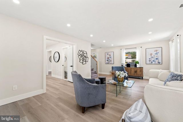 27 SHAWMONT LN, Willingboro, NJ 08046