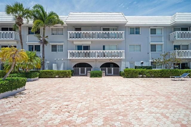 100 Edgewater Dr 342, Coral Gables, FL 33133