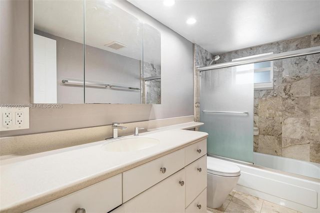 100 Edgewater Dr 342, Coral Gables, FL 33133