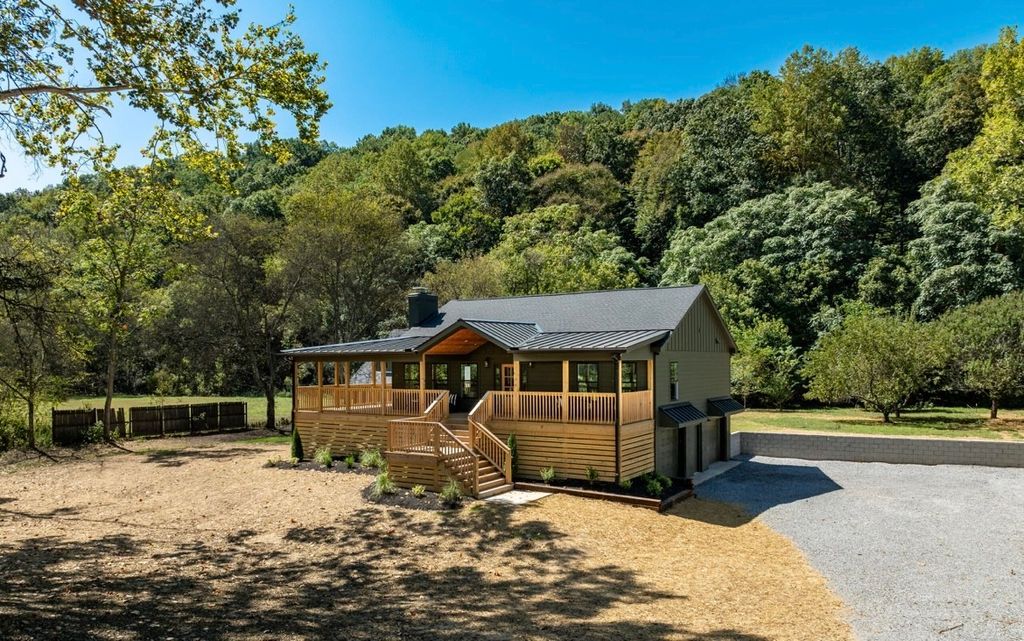 3357 Tyree Springs Rd, Hendersonville, TN 37075