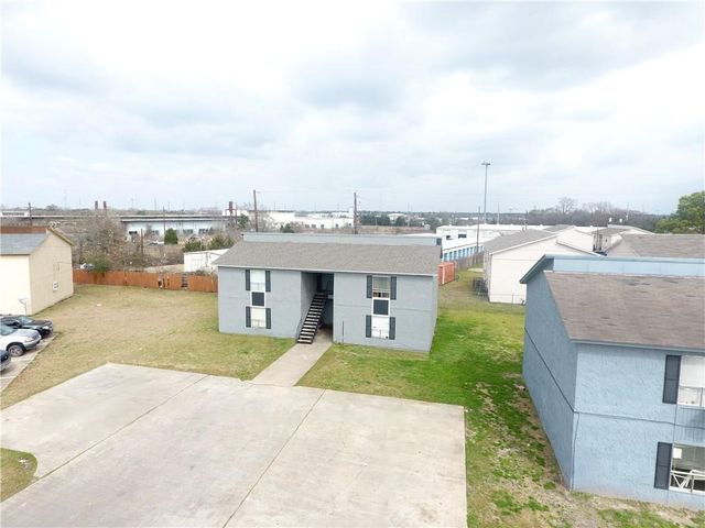 2703 Evergreen Circle, Bryan, TX 77801