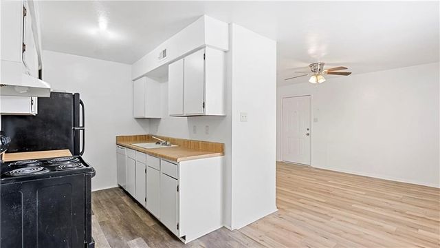 2703 Evergreen Circle, Bryan, TX 77801