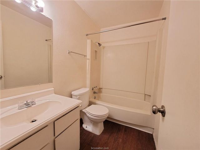 2703 Evergreen Circle, Bryan, TX 77801