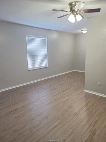 2703 Evergreen Circle, Bryan, TX 77801