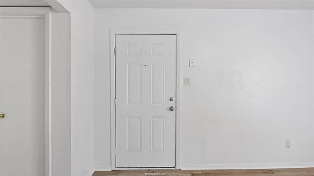 2703 Evergreen Circle, Bryan, TX 77801