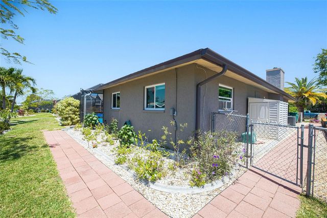 322 E TARPON BOULEVARD NW, Port Charlotte, FL 33952