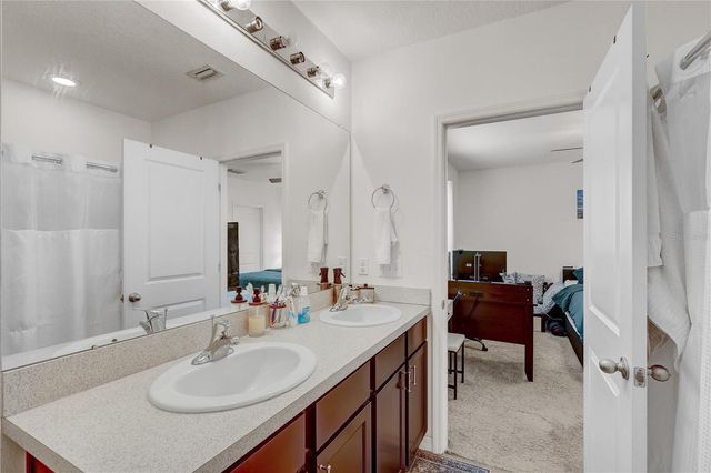 9904 HOUND CHASE DRIVE, Gibsonton, FL 33534
