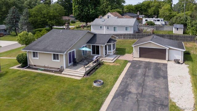 795 Hogarth Avenue, Waterford Charter Township, MI 48328