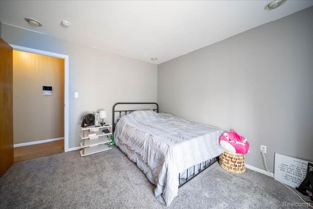 795 Hogarth Avenue, Waterford Charter Township, MI 48328