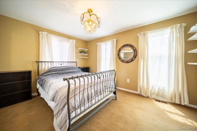 795 Hogarth Avenue, Waterford Charter Township, MI 48328
