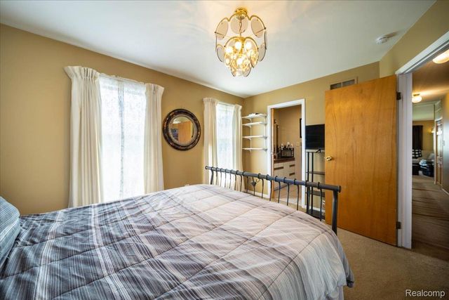 795 Hogarth Avenue, Waterford Charter Township, MI 48328