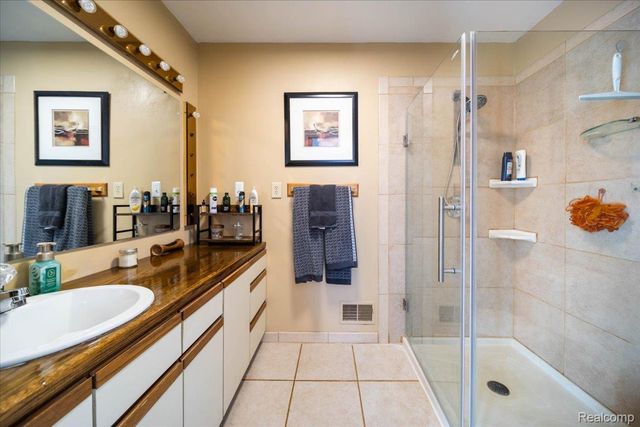 795 Hogarth Avenue, Waterford Charter Township, MI 48328