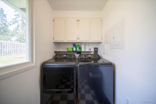 795 Hogarth Avenue, Waterford Charter Township, MI 48328