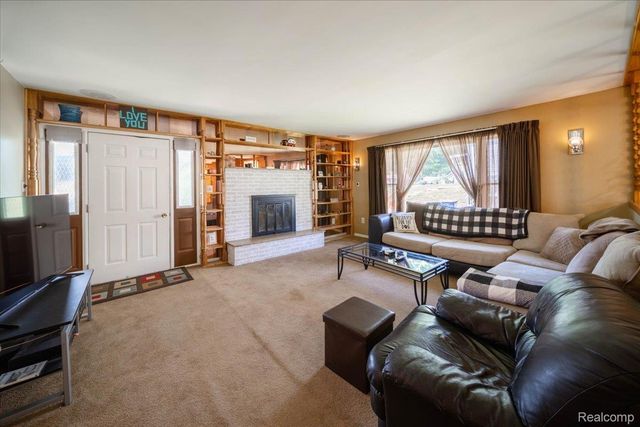795 Hogarth Avenue, Waterford Charter Township, MI 48328