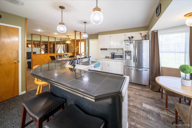 795 Hogarth Avenue, Waterford Charter Township, MI 48328