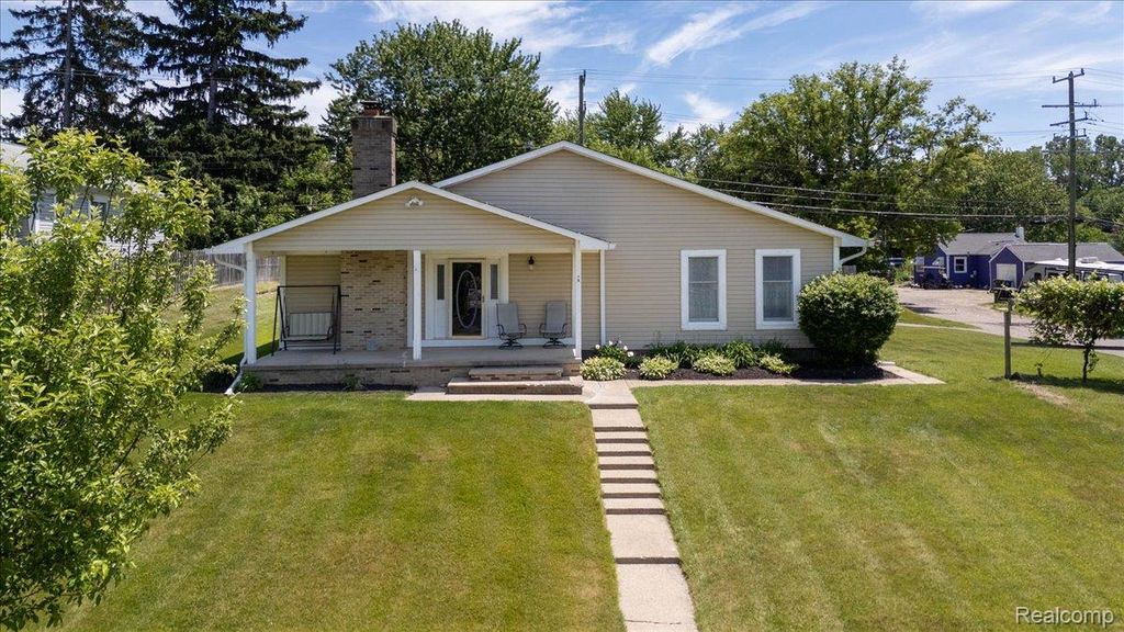 795 Hogarth Avenue, Waterford Charter Township, MI 48328