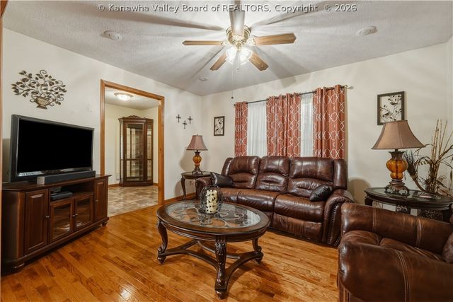608 Teays Lane, Hurricane, WV 25526