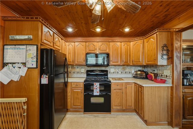 608 Teays Lane, Hurricane, WV 25526
