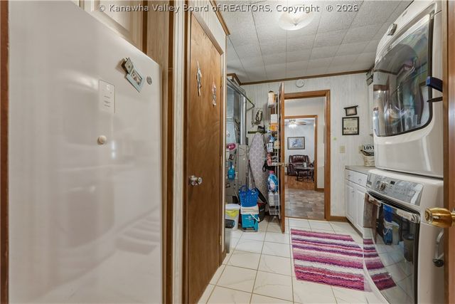 608 Teays Lane, Hurricane, WV 25526