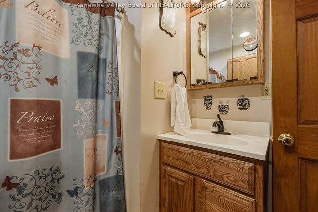 608 Teays Lane, Hurricane, WV 25526
