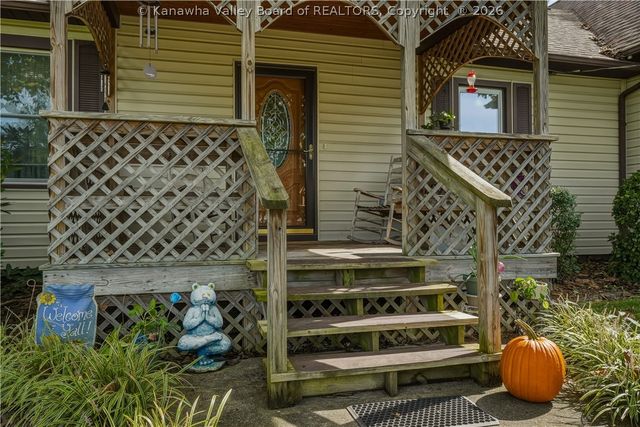 608 Teays Lane, Hurricane, WV 25526
