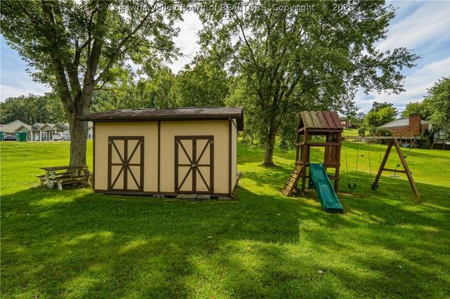 608 Teays Lane, Hurricane, WV 25526