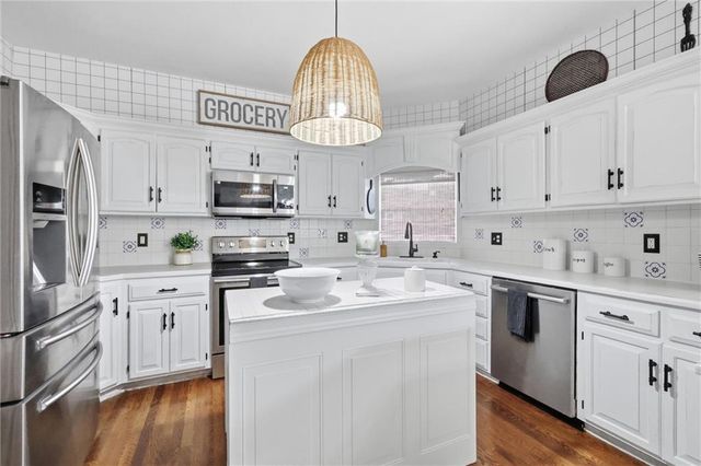 3371 S Cochise Avenue, Independence, MO 64057