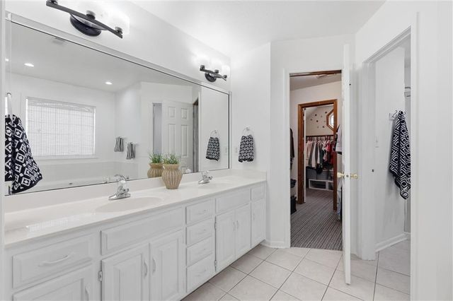 3371 S Cochise Avenue, Independence, MO 64057