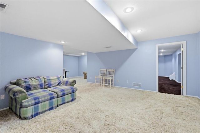 3371 S Cochise Avenue, Independence, MO 64057