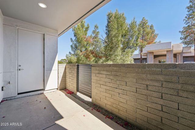 225 N PLEASANT Drive 30, Chandler, AZ 85225