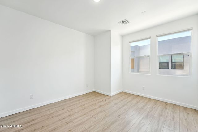 225 N PLEASANT Drive 30, Chandler, AZ 85225