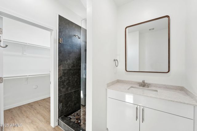 225 N PLEASANT Drive 30, Chandler, AZ 85225