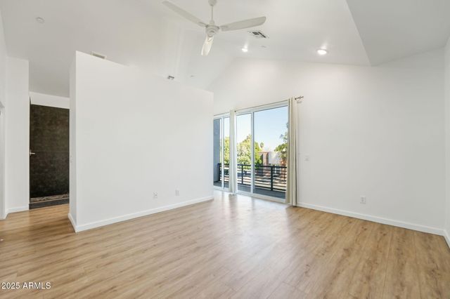 225 N PLEASANT Drive 30, Chandler, AZ 85225