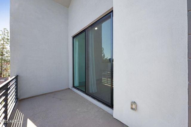 225 N PLEASANT Drive 30, Chandler, AZ 85225