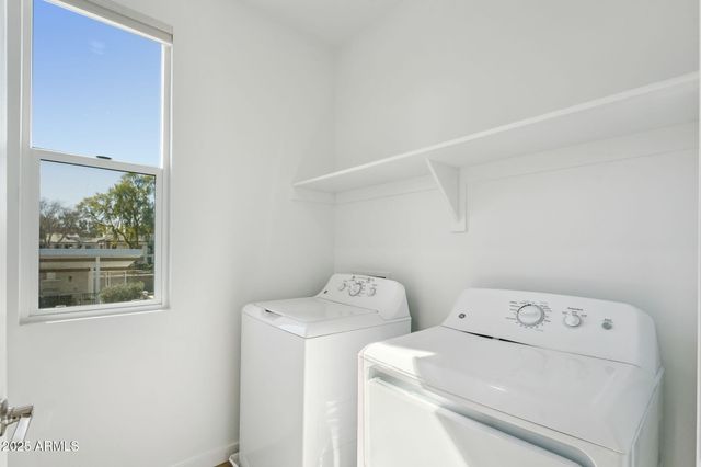 225 N PLEASANT Drive 30, Chandler, AZ 85225