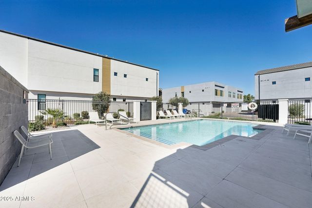 225 N PLEASANT Drive 30, Chandler, AZ 85225