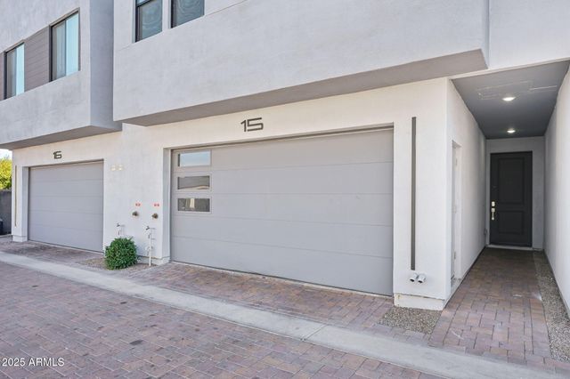 225 N PLEASANT Drive 30, Chandler, AZ 85225