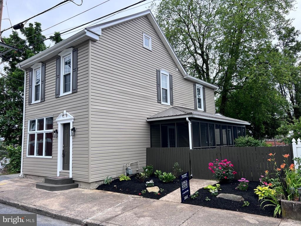 122 WEST NORTH STREET, Waynesboro, PA 17268