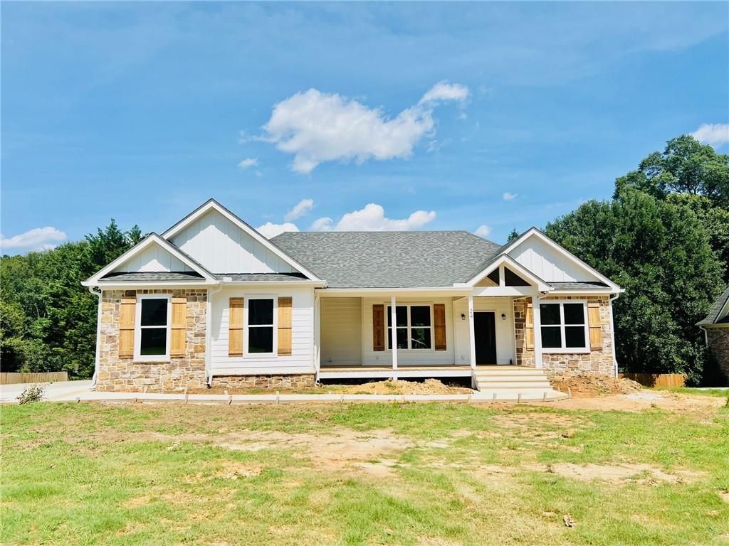 24 Applewood Lane, Taylorsville, GA 30178