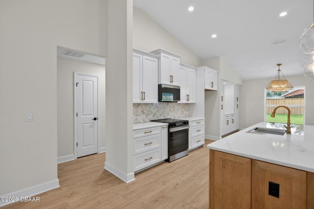 22 Eric Drive, Palm Coast, FL 32164