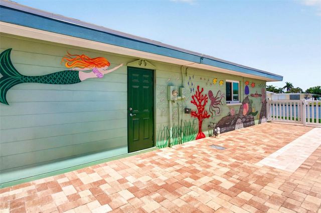 245 176TH AVENUE E, Redington Shores, FL 33708
