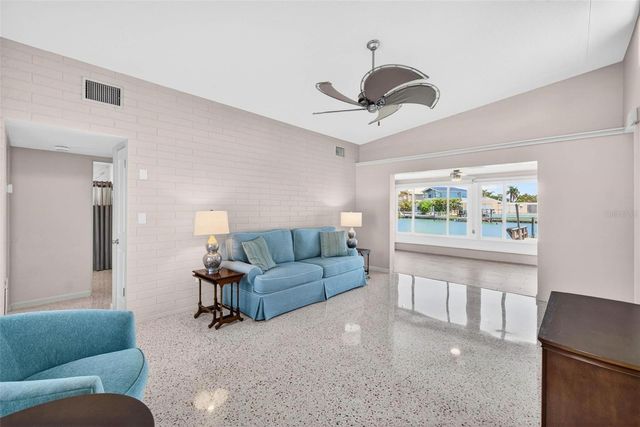 245 176TH AVENUE E, Redington Shores, FL 33708