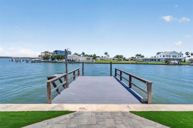 245 176TH AVENUE E, Redington Shores, FL 33708