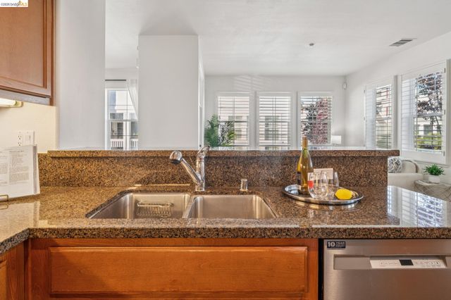 2153 Northshore Dr, Richmond, CA 94804