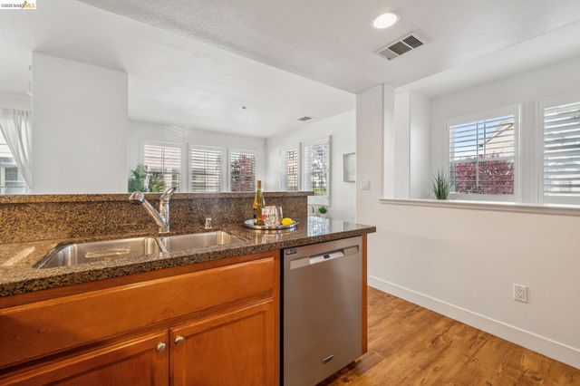 2153 Northshore Dr, Richmond, CA 94804