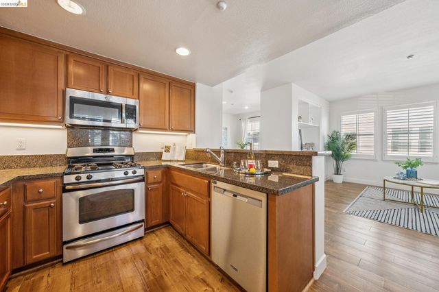 2153 Northshore Dr, Richmond, CA 94804