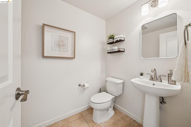 2153 Northshore Dr, Richmond, CA 94804