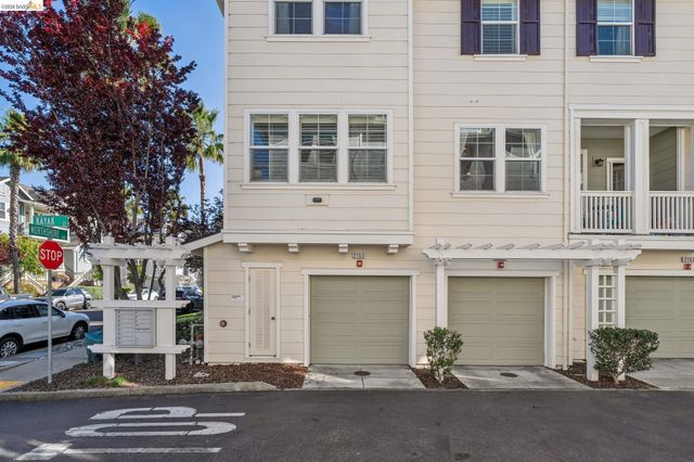 2153 Northshore Dr, Richmond, CA 94804