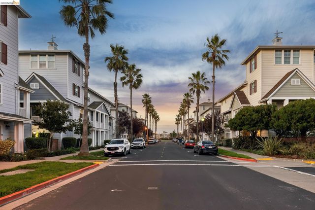 2153 Northshore Dr, Richmond, CA 94804